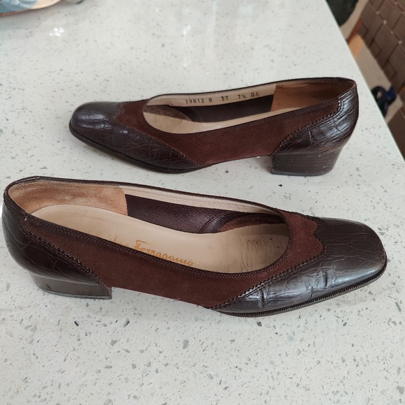 Salvatore Ferragamo 'embossed' Brown Leather Suede Pumps EU37 - Picture 4 of 6